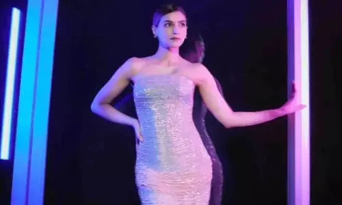 Kriti Sanon 23 फरवरी, 2026 को लंदन फैशन वीक में शामिल होने के लिए पूरी तरह तैयार Kriti Sanon 23 फरवरी, 2026 को लंदन फैशन वीक में शामिल होने के लिए पूरी तरह तैयार