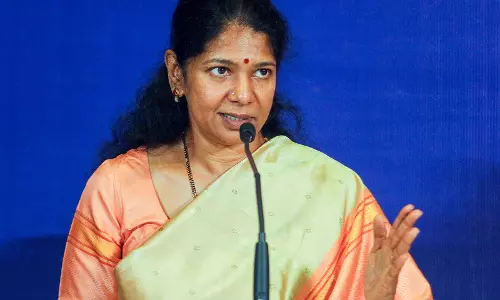 कनिमोझी ने स्वागत किया: कलाइग्नार योजना के तहत TN महिलाओं को 5,000 रुपये की सहायता