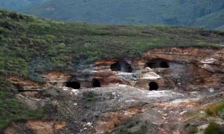 Meghalaya कोयला खदान विस्फोट के बाद नेपाल दूतावास ने जारी की एडवाइजरी Meghalaya कोयला खदान विस्फोट के बाद नेपाल दूतावास ने जारी की एडवाइजरी