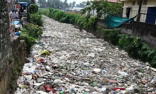 Garbage dumping ; ह्यूमन राइट्स कमीशन ने अमायिजांचन नदी में कैमरे लगाने की मांग की Garbage dumping ; ह्यूमन राइट्स कमीशन ने अमायिजांचन नदी में कैमरे लगाने की मांग की