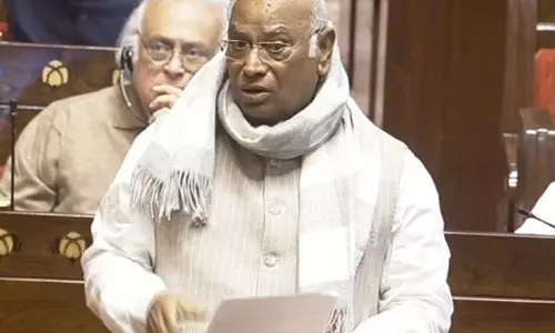 Mallikarjun Kharge ने अपने राज्यसभा भाषण के एक बड़े हिस्से को हटाए जाने के बाद यह बयान दिया Mallikarjun Kharge ने अपने राज्यसभा भाषण के एक बड़े हिस्से को हटाए जाने के बाद यह बयान दिया