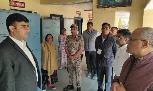 MP : छतरपुर कलेक्टर ने 12वीं बोर्ड परीक्षा केंद्र का औचक निरीक्षण किया MP : छतरपुर कलेक्टर ने 12वीं बोर्ड परीक्षा केंद्र का औचक निरीक्षण किया