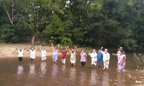 Uttara Kannada : शिवरात्रि पर पूरे जिले में नदी पूजा Uttara Kannada : शिवरात्रि पर पूरे जिले में नदी पूजा