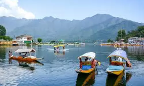 Jammu: जम्मू-कश्मीर सरकार ने पर्यटन स्थलों को सुरक्षा मानक से जोड़ा Jammu: जम्मू-कश्मीर सरकार ने पर्यटन स्थलों को सुरक्षा मानक से जोड़ा