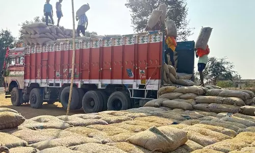 धान प्रबंधन में प्रशासनिक दक्षता और नेतृत्व का समन्वय मनेंद्रगढ़-चिरमिरी-भरतपुर का उभरता मॉडल धान प्रबंधन में प्रशासनिक दक्षता और नेतृत्व का समन्वय मनेंद्रगढ़-चिरमिरी-भरतपुर का उभरता मॉडल