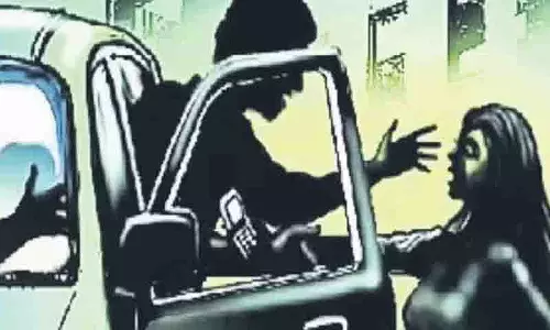 चार कारों में छात्रा से gangraped.. वीडियो बनाकर ब्लैकमेल किया