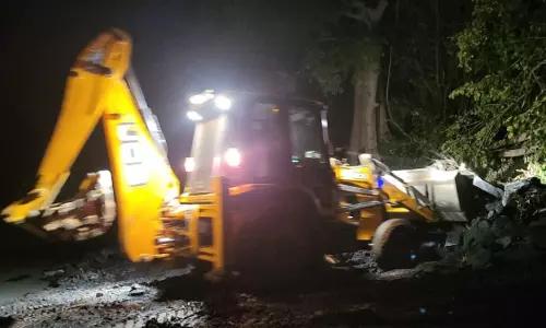 अवैध कोयला उत्खनन पर बड़ी कार्रवाई, 60 टन कोयला व मशीन जब्त