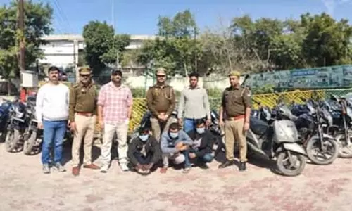 अन्तर्राज्यीय वाहन चोर गिरोह का भंडाफोड़, 24 दोपहिया वाहन बरामद, 3 गिरफ्तार अन्तर्राज्यीय वाहन चोर गिरोह का भंडाफोड़, 24 दोपहिया वाहन बरामद, 3 गिरफ्तार