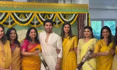 Allu Sirish की शादी की रस्में पारंपरिक अंदाज़ में शुरू Allu Sirish की शादी की रस्में पारंपरिक अंदाज़ में शुरू
