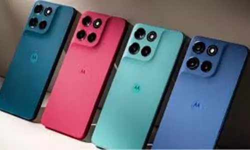7000mAh बैटरी वाला Motorola फोन Rs 7500 तक सस्ता मिल रहा, जानें बेस्ट ऑफर 7000mAh बैटरी वाला Motorola फोन Rs 7500 तक सस्ता मिल रहा, जानें बेस्ट ऑफर
