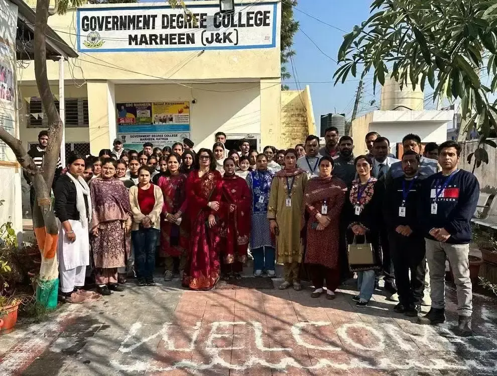 Kathua: जीडीसी मढ़हीन में जागरूकता शिविर, नशा मुक्त समाज के लिए पहल Kathua: जीडीसी मढ़हीन में जागरूकता शिविर, नशा मुक्त समाज के लिए पहल