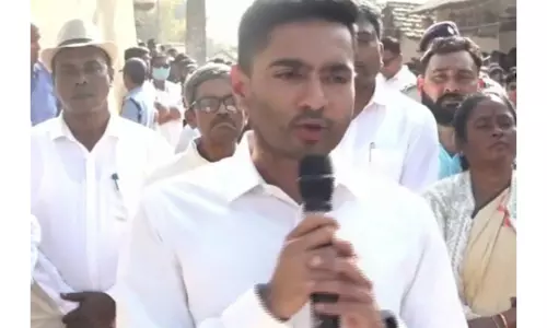 Abhishek Banerjee ने पुरुलिया के मजदूर की हत्या के मामले में महाराष्ट्र पुलिस को चुनौती दी Abhishek Banerjee ने पुरुलिया के मजदूर की हत्या के मामले में महाराष्ट्र पुलिस को चुनौती दी