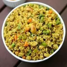 Masala Oats Upma: फ्रेश सब्जियों और फाइबर-रिच ओट्स से तैयार हेल्दी उपमा Masala Oats Upma: फ्रेश सब्जियों और फाइबर-रिच ओट्स से तैयार हेल्दी उपमा