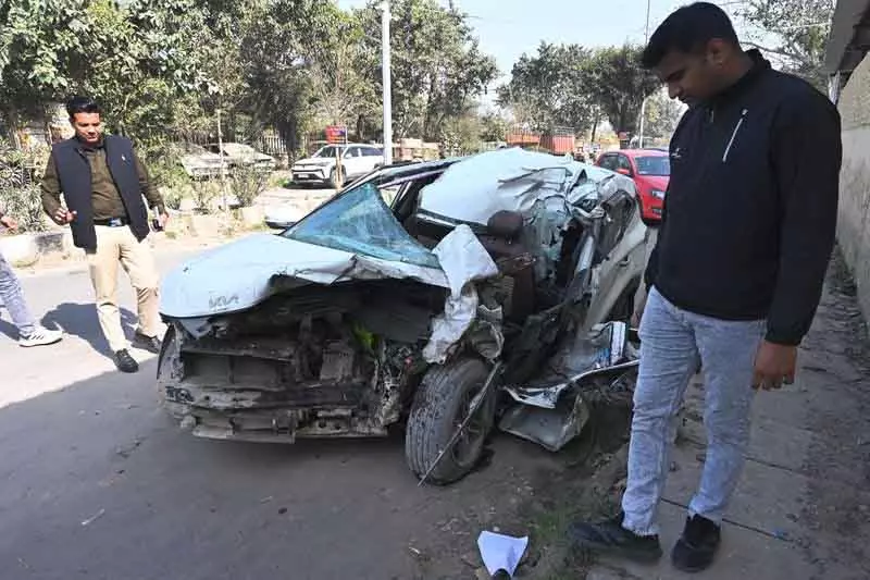 Ghazipur में कार एक्सीडेंट में महिला और बेटी की मौत Ghazipur में कार एक्सीडेंट में महिला और बेटी की मौत