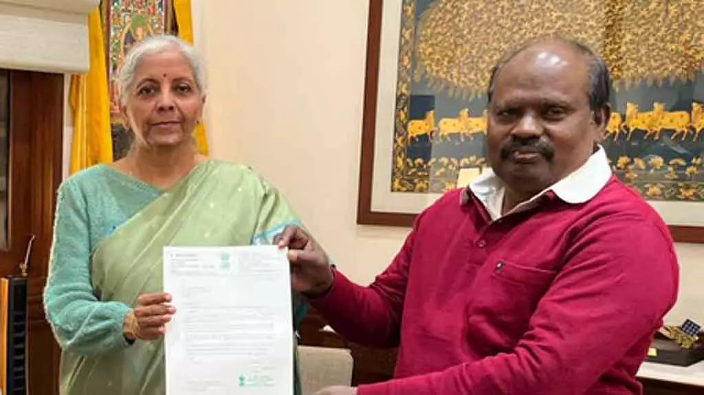 स्पाइनल कॉर्ड इंजरी: नागाई MP ने 2 साल की बच्ची के लिए मेडिकल मदद की मांग करते हुए केंद्रीय मंत्रियों से अपील की स्पाइनल कॉर्ड इंजरी: नागाई MP ने 2 साल की बच्ची के लिए मेडिकल मदद की मांग करते हुए केंद्रीय मंत्रियों से अपील की