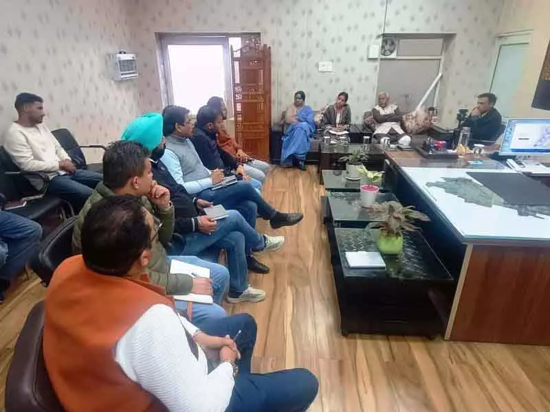 Yamunanagar मीटिंग में ड्रेनेज, नहर में सीवेज के डिस्चार्ज पर चर्चा हुई Yamunanagar मीटिंग में ड्रेनेज, नहर में सीवेज के डिस्चार्ज पर चर्चा हुई