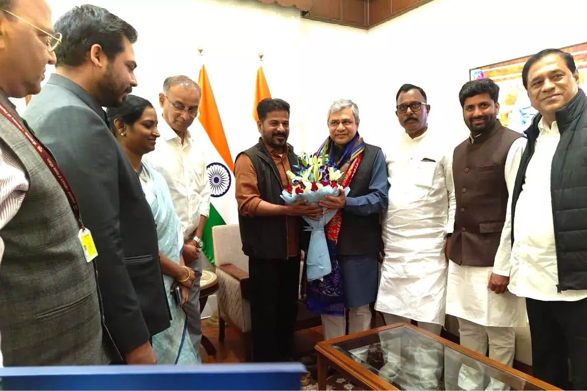 Telangana CM ने हैदराबाद एयरपोर्ट के पास हाई-स्पीड रेलवे कॉरिडोर शुरू करने की मांग की Telangana CM ने हैदराबाद एयरपोर्ट के पास हाई-स्पीड रेलवे कॉरिडोर शुरू करने की मांग की