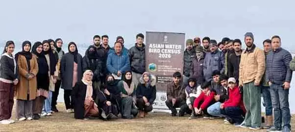 कश्मीर के 27 वेटलैंड्स में एशियाई जलीय पक्षी जनगणना-2026 आयोजित की गई कश्मीर के 27 वेटलैंड्स में एशियाई जलीय पक्षी जनगणना-2026 आयोजित की गई