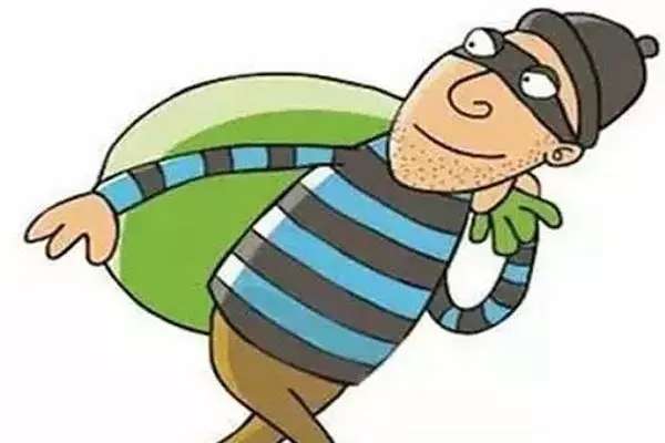 Farrukhabad: कस्बे में चोरों के हौसले बुलंद, पुलिस अलर्ट पर सवाल Farrukhabad: कस्बे में चोरों के हौसले बुलंद, पुलिस अलर्ट पर सवाल