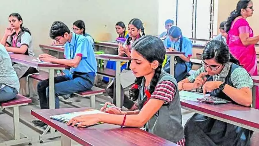 SSLC रिवॉर्ड स्कीम: बागलकोट में डोनर्स ने बड़ा योगदान दिया SSLC रिवॉर्ड स्कीम: बागलकोट में डोनर्स ने बड़ा योगदान दिया