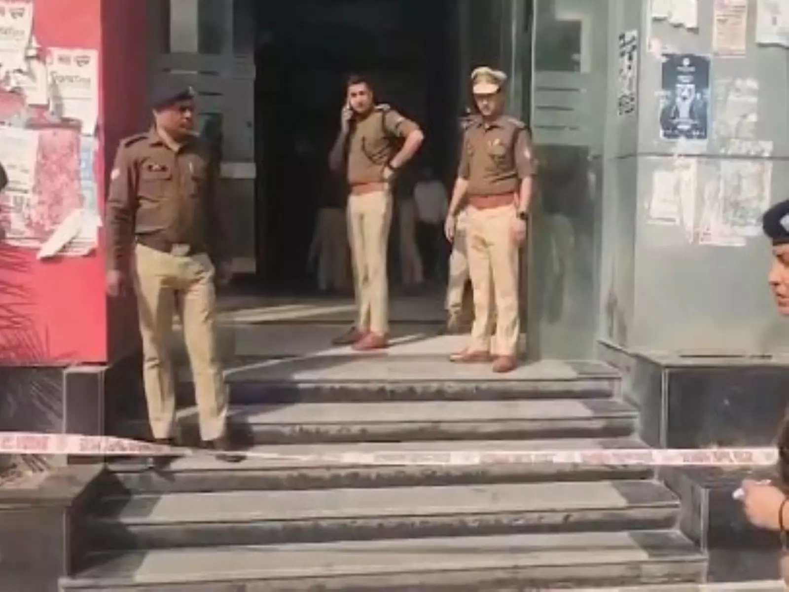 Murder Case: सिल्वर सिटी मॉल के पास बाइक सवार हमलावरों ने मारी गोली Murder Case: सिल्वर सिटी मॉल के पास बाइक सवार हमलावरों ने मारी गोली