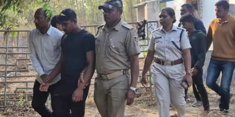 Bhawanipatna गर्भवती महिला की हत्या और दफनाने में पति और सहयोगी गिरफ्तार Bhawanipatna गर्भवती महिला की हत्या और दफनाने में पति और सहयोगी गिरफ्तार