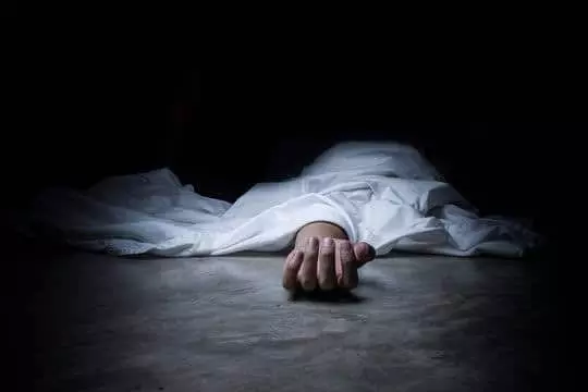 Odisha ASI मौत विवाद: पहली पत्नी के आने से पहले अंतिम संस्कार Odisha ASI मौत विवाद: पहली पत्नी के आने से पहले अंतिम संस्कार