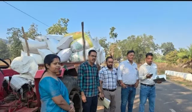 Malkangiri में अवैध धान का स्टॉक जब्त: 320 क्विंटल जब्त Malkangiri में अवैध धान का स्टॉक जब्त: 320 क्विंटल जब्त