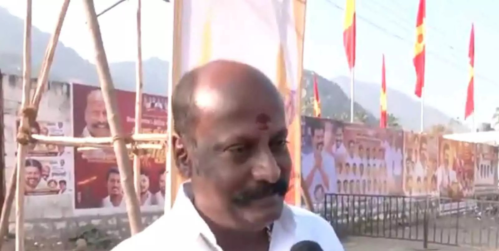 विजय के नेतृत्व वाली TVK की सलेम में होने वाली चुनावी सभा से पहले विशेष स्ट्रीमिंग व्यवस्था की गई विजय के नेतृत्व वाली TVK की सलेम में होने वाली चुनावी सभा से पहले विशेष स्ट्रीमिंग व्यवस्था की गई