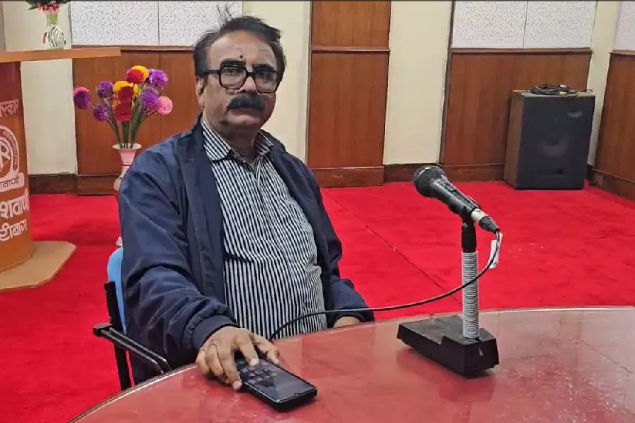 Hazaribagh: पुरानी यादों से नई ऊर्जा तक: डिजिटल युग में भी रेडियो प्रासंगिक बना हुआ Hazaribagh: पुरानी यादों से नई ऊर्जा तक: डिजिटल युग में भी रेडियो प्रासंगिक बना हुआ