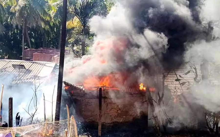 Fire दुर्घटना: ₹ 7.70 लाख का नुकसान Fire दुर्घटना: ₹ 7.70 लाख का नुकसान