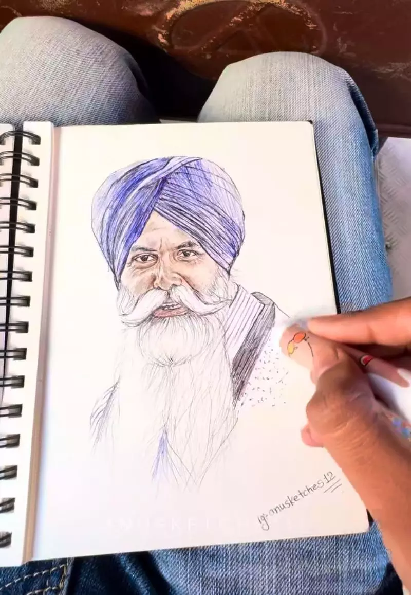 बप्पू जी कितने खुश हुए Punjab के कलाकार ने चलती बस में बनाया चित्र बप्पू जी कितने खुश हुए Punjab के कलाकार ने चलती बस में बनाया चित्र