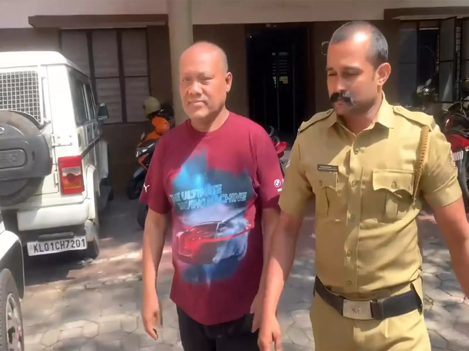Manipur से कांग्रेस के पूर्व उम्मीदवार को 1.84 करोड़ रुपये के साइबर धोखाधड़ी मामले में गिरफ्तार किया गया Manipur से कांग्रेस के पूर्व उम्मीदवार को 1.84 करोड़ रुपये के साइबर धोखाधड़ी मामले में गिरफ्तार किया गया