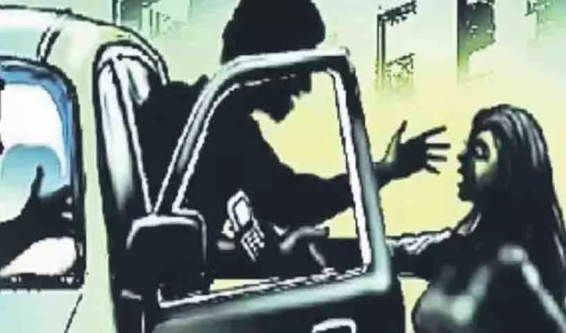 चार कारों में छात्रा से gangraped.. वीडियो बनाकर ब्लैकमेल किया चार कारों में छात्रा से gangraped.. वीडियो बनाकर ब्लैकमेल किया