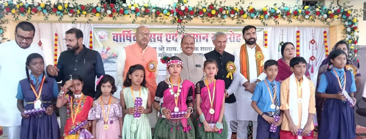 गुरुकुल परंपरा एवं नैतिक शिक्षा के समन्वय पर बल : रूपनारायण सिन्हा गुरुकुल परंपरा एवं नैतिक शिक्षा के समन्वय पर बल : रूपनारायण सिन्हा
