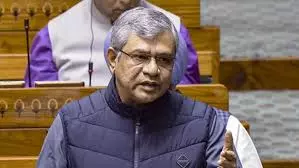 अश्विनी वैष्णव ने कहा, 3 करोड़ से ज्यादा संदिग्ध ट्रेन टिकट यूज़र ID डीएक्टिवेट अश्विनी वैष्णव ने कहा, 3 करोड़ से ज्यादा संदिग्ध ट्रेन टिकट यूज़र ID डीएक्टिवेट