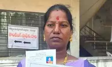 Nalgonda की चित्याल में पहली ट्रांसजेंडर काउंसलर अश्विनी बनीं विजेता Nalgonda की चित्याल में पहली ट्रांसजेंडर काउंसलर अश्विनी बनीं विजेता