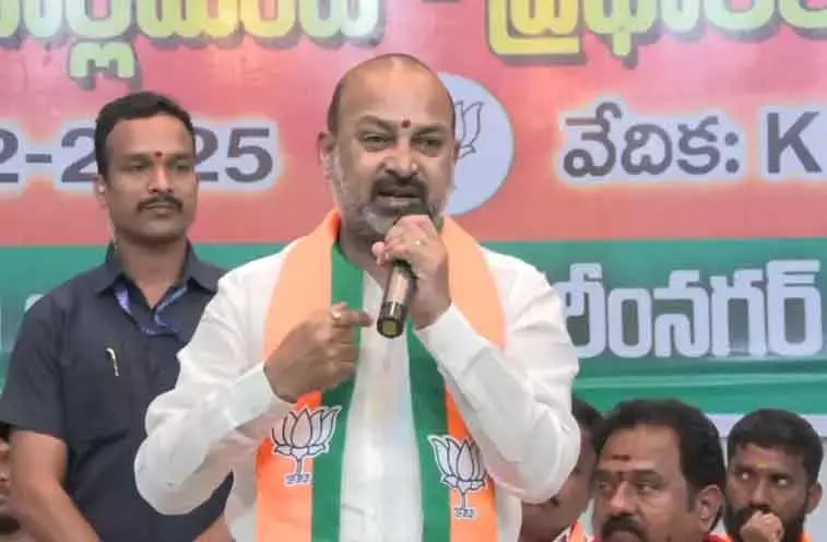 Karimnagar में BJP को बड़ी जीत, बंदी संजय ने विकास का भरोसा दिया Karimnagar में BJP को बड़ी जीत, बंदी संजय ने विकास का भरोसा दिया
