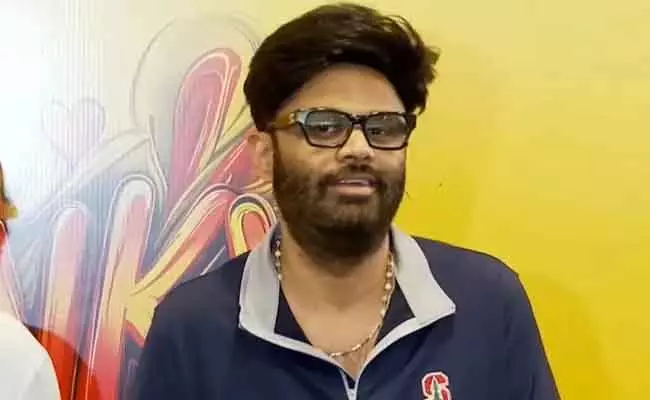 Funky के पहले दिन मिली मिली-जुली प्रतिक्रिया पर प्रोड्यूसर वामशी ने दी सफाई Funky के पहले दिन मिली मिली-जुली प्रतिक्रिया पर प्रोड्यूसर वामशी ने दी सफाई