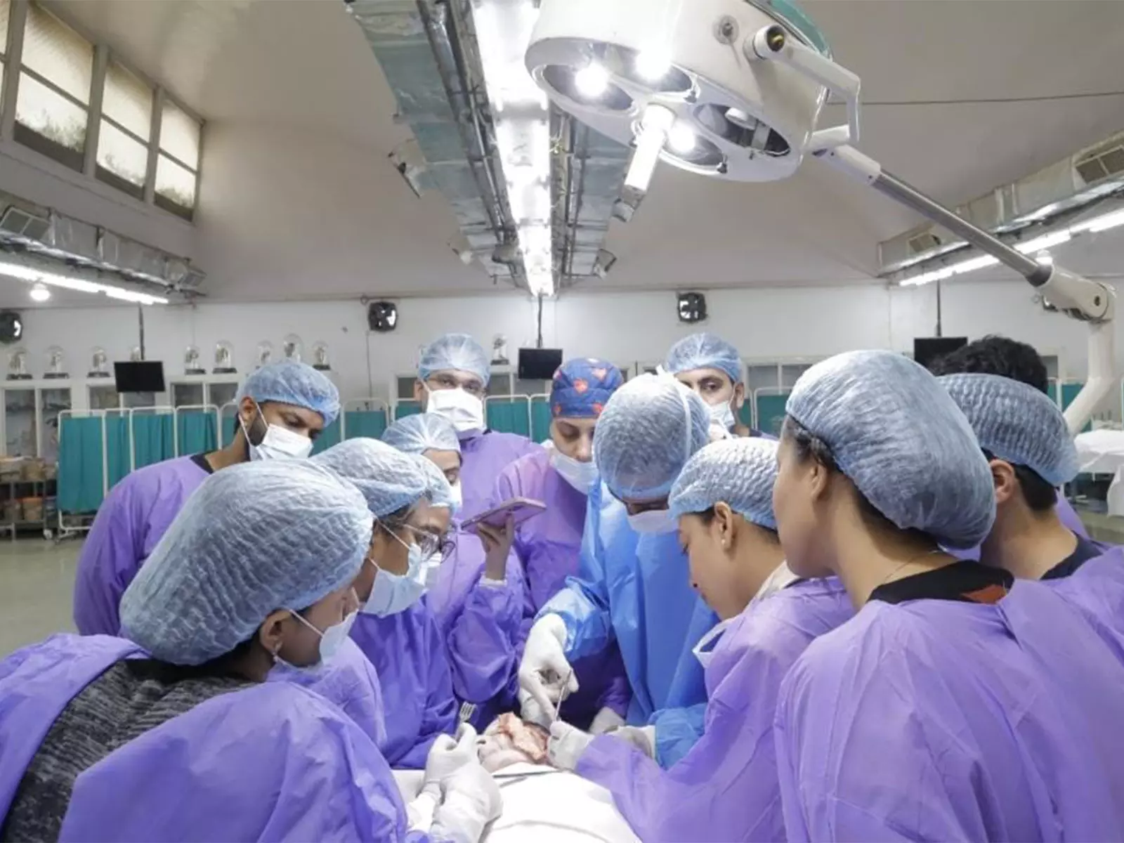 AIIMS भारत में पहले चेहरे के प्रत्यारोपण की तैयारी कर रहा AIIMS भारत में पहले चेहरे के प्रत्यारोपण की तैयारी कर रहा