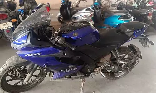 Chennai में सेल फोन छीनने समेत कई अपराधों में शामिल तीन लोगों को गिरफ्तार किया गया Chennai में सेल फोन छीनने समेत कई अपराधों में शामिल तीन लोगों को गिरफ्तार किया गया