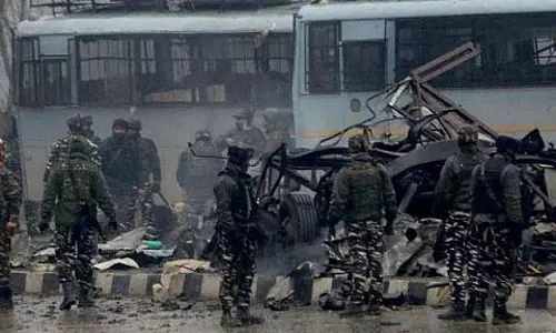 पुलवामा हमले की बरसी: पीएम मोदी ने किया शहीद जवानों को याद, खड़गे-शरद पवार ने भी दी श्रद्धांजलि पुलवामा हमले की बरसी: पीएम मोदी ने किया शहीद जवानों को याद, खड़गे-शरद पवार ने भी दी श्रद्धांजलि