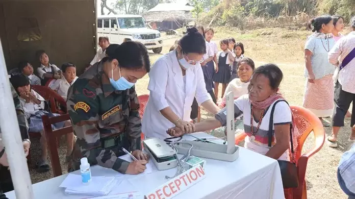 Arunachal: एआर खोंसा बटालियन ने गांववालों के लिए हेल्थ कैंप लगाया