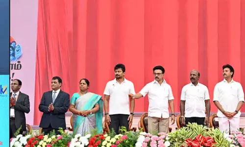 सरकारी कर्मचारियों को लोगों के प्रति दया दिखानी चाहिए: CM की सलाह सरकारी कर्मचारियों को लोगों के प्रति दया दिखानी चाहिए: CM की सलाह