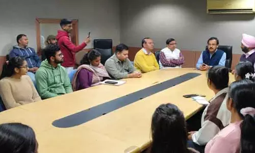 डिजिटल युग में भी रेडियो प्रासंगिक बना हुआ है: CDLU VC
