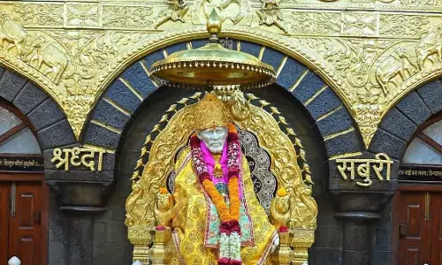 Shirdi साईं बाबा की पादुकाएं 18-20 फरवरी तक तीन दिन के दर्शन के लिए पनवेल आएंगी Shirdi साईं बाबा की पादुकाएं 18-20 फरवरी तक तीन दिन के दर्शन के लिए पनवेल आएंगी