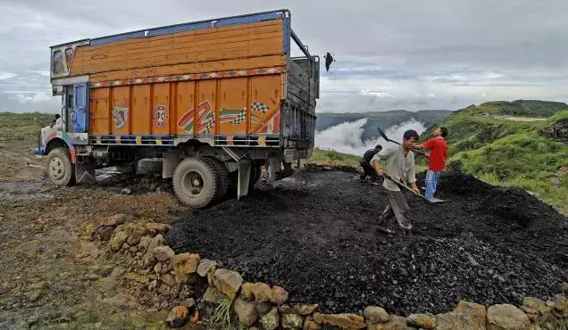 Nagaland: निउलैंड में कोयले से लदा ट्रक पलटने से दो लोगों की जलकर मौत