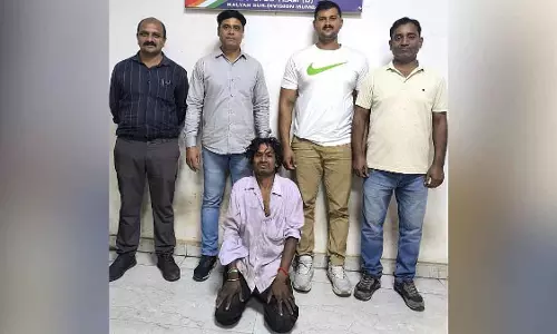 सेंट्रल रेलवे RPF ने वंदे भारत एक्सप्रेस के टॉयलेट में सांप रखने के आरोप में नासिक के आदमी को गिरफ्तार किया सेंट्रल रेलवे RPF ने वंदे भारत एक्सप्रेस के टॉयलेट में सांप रखने के आरोप में नासिक के आदमी को गिरफ्तार किया