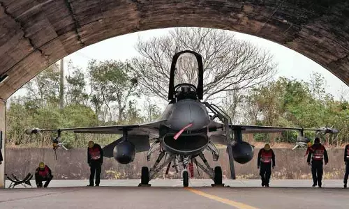 Taiwan ने अपने आस-पास 1 चीनी एयरक्राफ्ट, 8 जहाज और 1 जहाज देखा