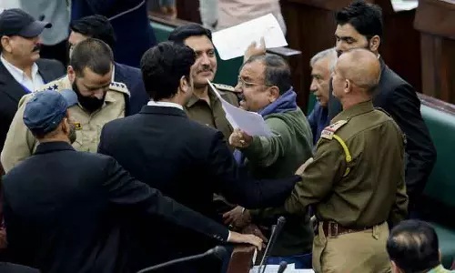 Jammu -Kashmir विधानसभा में बीजेपी विधायक के जमीन कब्ज़ा दावे पर हंगामा